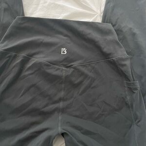 BuffBunny women’s Green/Charcoal Leggings